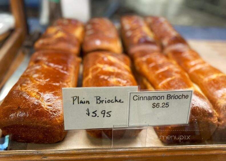 Image of a selection of brioche bread loaves